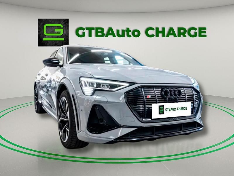 Cinzento Usado 2022 Audi e-tron Ambiente SUV | € 51.999 - Imagem 1/4