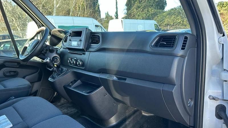 Usado Renault Master 145 HP (106 kW) 2021 Branco Monovolume