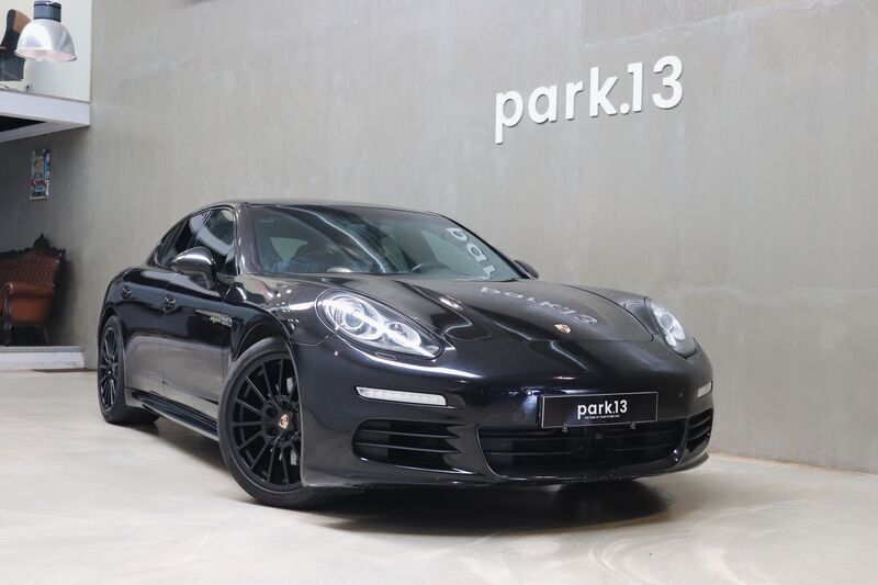 Preto Usado 2014 Porsche Panamera S Sedan | € 39.990 - Imagem 1/4
