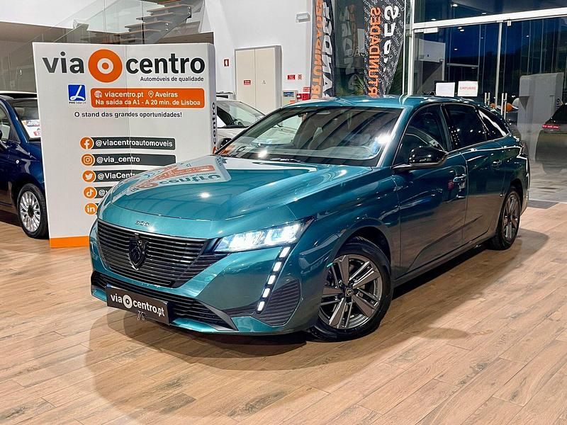 Usado Peugeot 308 Active 130 HP (95 kW) 2023 Verde Carrinha