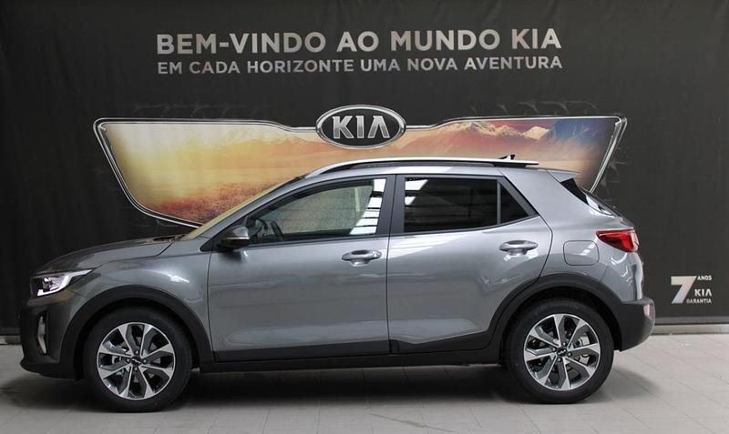 Usado Kia Stonic 84 HP (61 kW) 2024 Cinza SUV