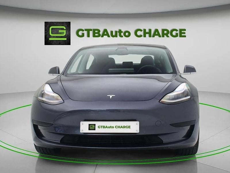 Cinzento Usado 2019 Tesla Model 3 Standard Range Sedan | € 23.800 (Preço justo) - Imagem 1/4