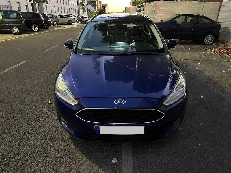 Usado Ford Focus 120 HP (88 kW) 2015 Azul Citadino