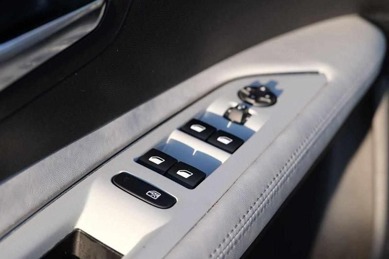 Usado Peugeot 3008 131 HP (96 kW) 2018 Azul Citadino