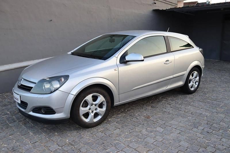 Usado Opel Astra GTC 90 HP (66 kW) 2005 Cinzento