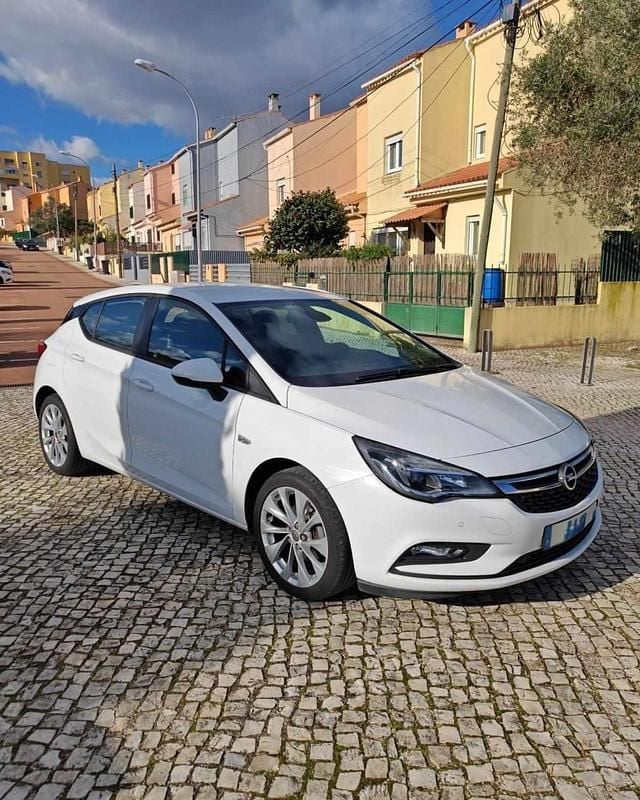 Branco Usado 2016 Opel Astra Citadino | € 7.750 (Super Preço) - Imagem 1/4