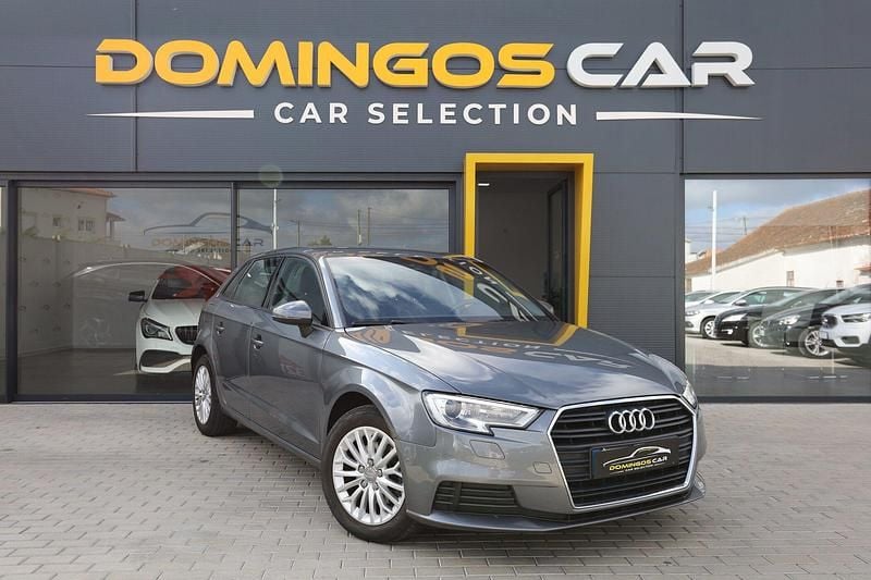 Cinza Usado 2017 Audi A3 Design Sedan | € 17.500 (Preço justo) - Imagem 1/4