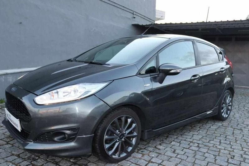 Cinzento (metalizado) Usado 2017 Ford Fiesta ST-Line Citadino | € 13.250 (Caro) - Imagem 1/4