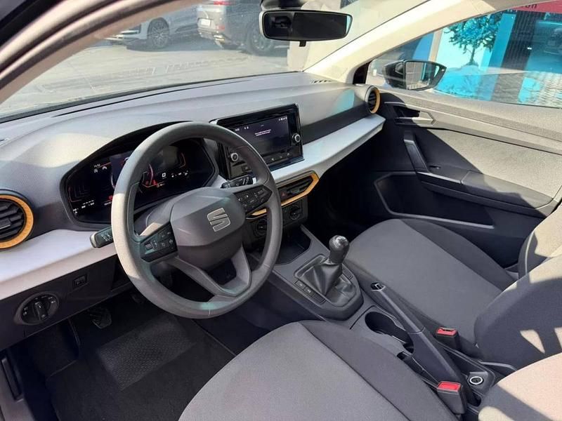 Usado Seat Ibiza Style 95 HP (69 kW) 2023 Preto Citadino