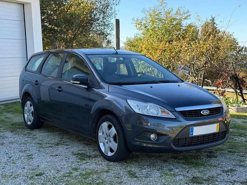 Usado Ford Focus 90 HP (66 kW) 2008 Cinzento Carrinha