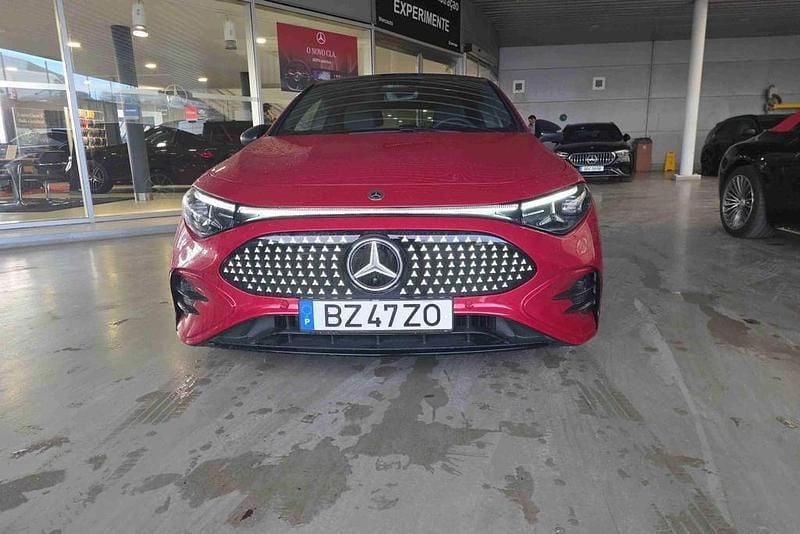 Novo Mercedes CLA 250+ 200 kW (272 HP) 2025 Roxo Sedan
