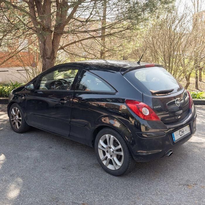 Usado Opel Astra GTC 90 HP (66 kW) 2006