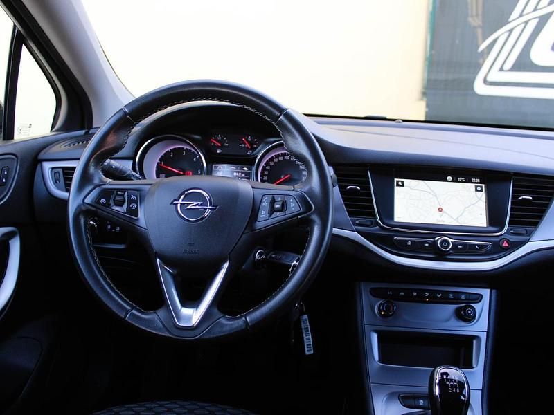 Usado Opel Astra Business Edition 122 HP (89 kW) 2021 Cinza Carrinha