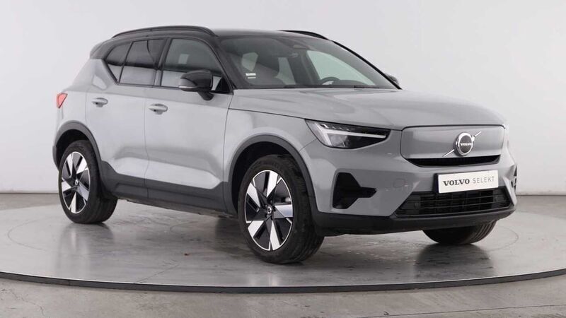 Prateado Usado 2024 Volvo XC40 SUV | € 46.500 (Preço justo) - Imagem 1/4