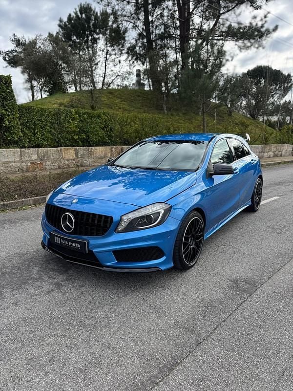 Usado Mercedes A220 AMG 170 HP (125 kW) 2013 Azul