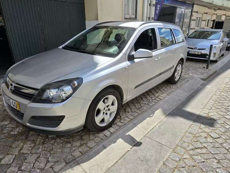 Cinzento Usado 2006 Opel Astra Enjoy Carrinha | € 3.450 (Preço justo) - Imagem 1/4