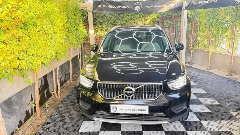 Preto Usado 2021 Volvo XC40 R-Design SUV | € 24.900 (Super Preço) - Imagem 1/4