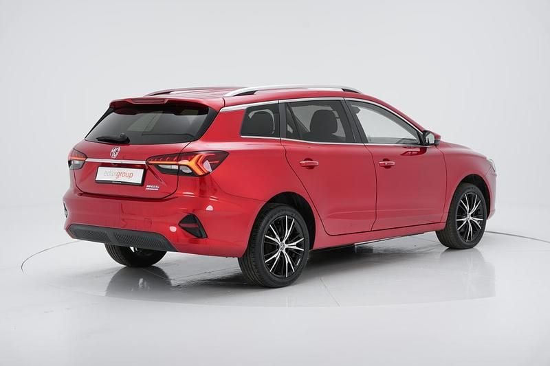 Usado MG MG5 EV 114 kW (156 HP) 2023 Vermelho Carrinha