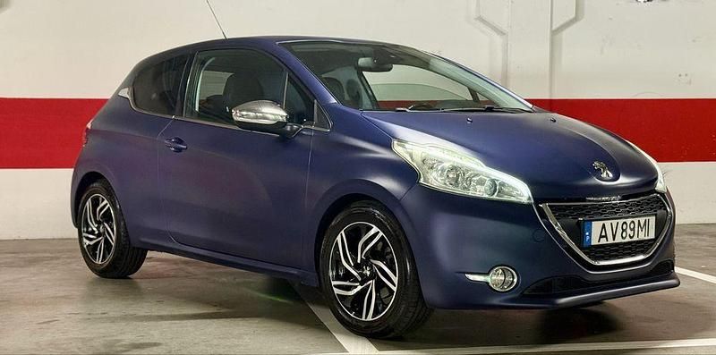 Usado 2014 Peugeot 208 Allure Citadino | € 9.999 (Preço justo) - Imagem 1/4