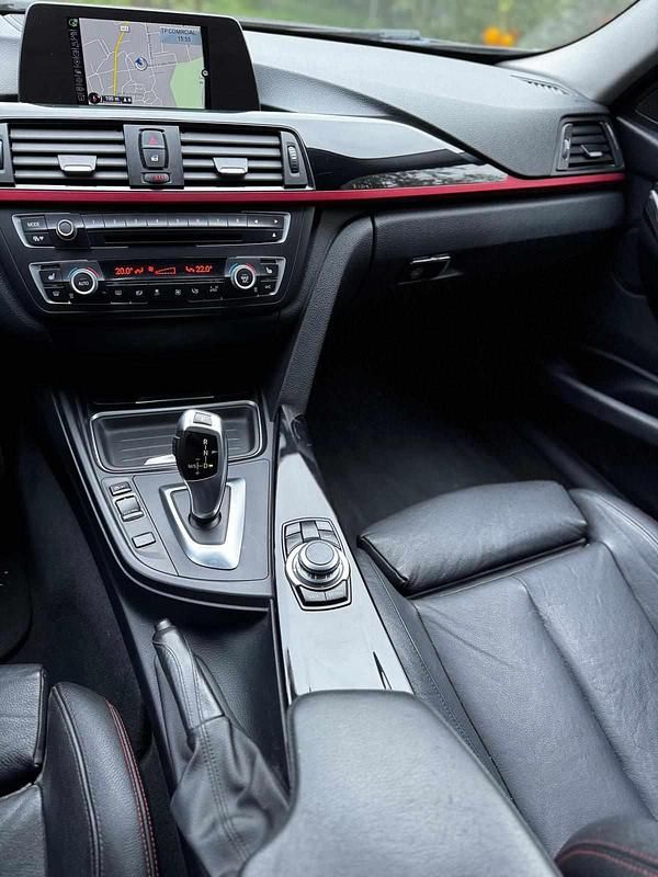 Usado BMW 320 Sport Line 184 HP (135 kW) 2014 Preto Carrinha