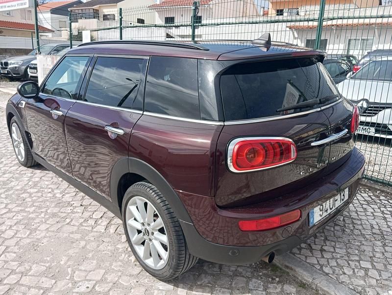 Usado Mini One D Sport 116 HP (85 kW) 2018 Vermelho Citadino