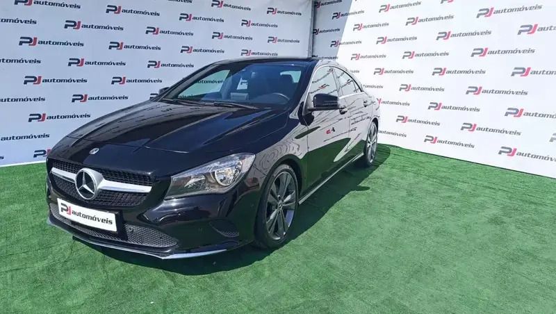Preto Usado 2017 Mercedes CLA220 Sedan | € 26.900 (Preço justo) - Imagem 1/4