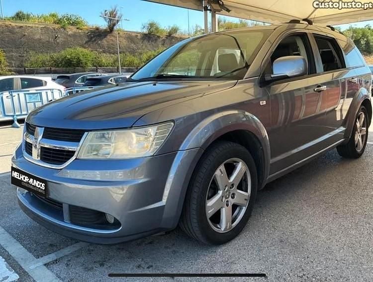 Cinza Usado 2009 Dodge Journey SUV | € 9.990 - Imagem 1/1