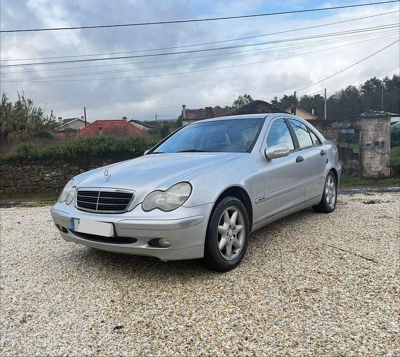 Usado 2001 Mercedes C220 Sedan | € 6.900 (Caro) - Imagem 1/4