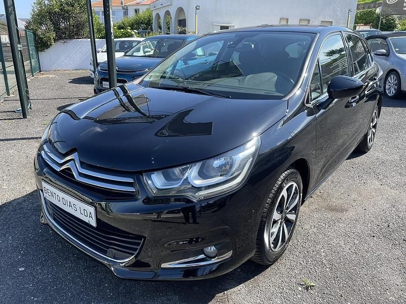 Usado Citroën C4 Shine 120 HP (88 kW) 2018 Preto