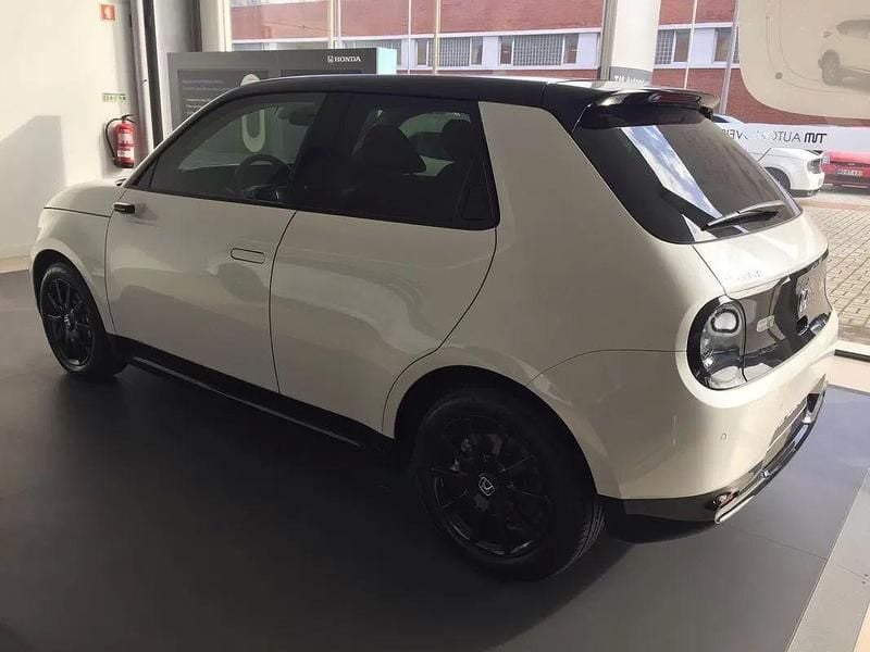 Usado Honda e 100 kW (136 HP) 2021 Branco Citadino