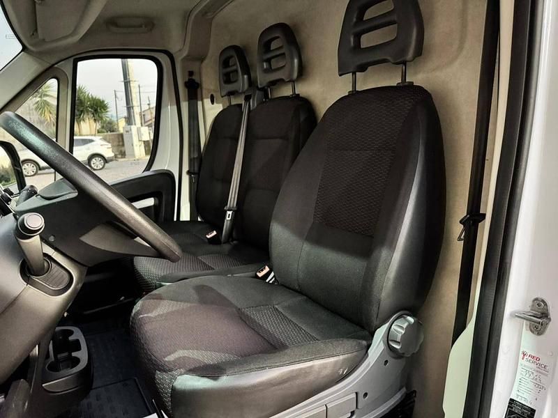 Usado Peugeot Boxer 140 HP (102 kW) 2021 Branco Van