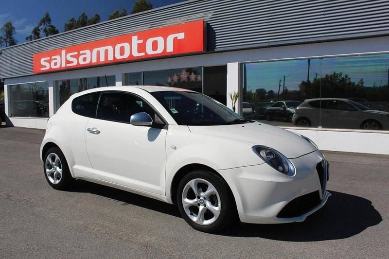 Usado Alfa Romeo MiTo 105 HP (77 kW) 2018 Branco Citadino