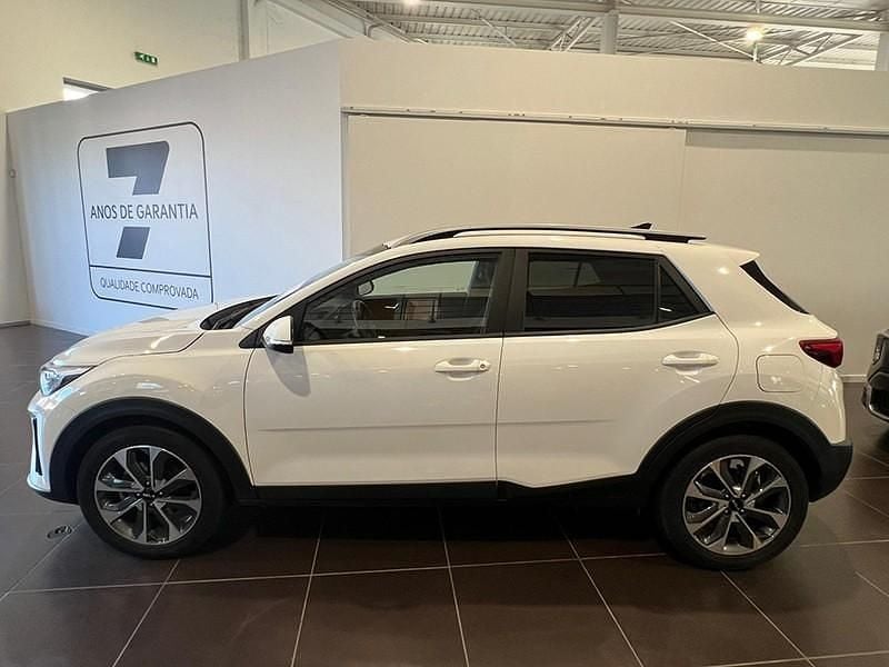 Usado Kia Stonic 100 HP (73 kW) 2025 Branco SUV