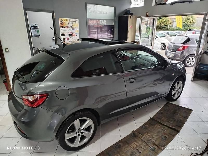 Usado Seat Ibiza 90 HP (66 kW) 2015 Cinzento