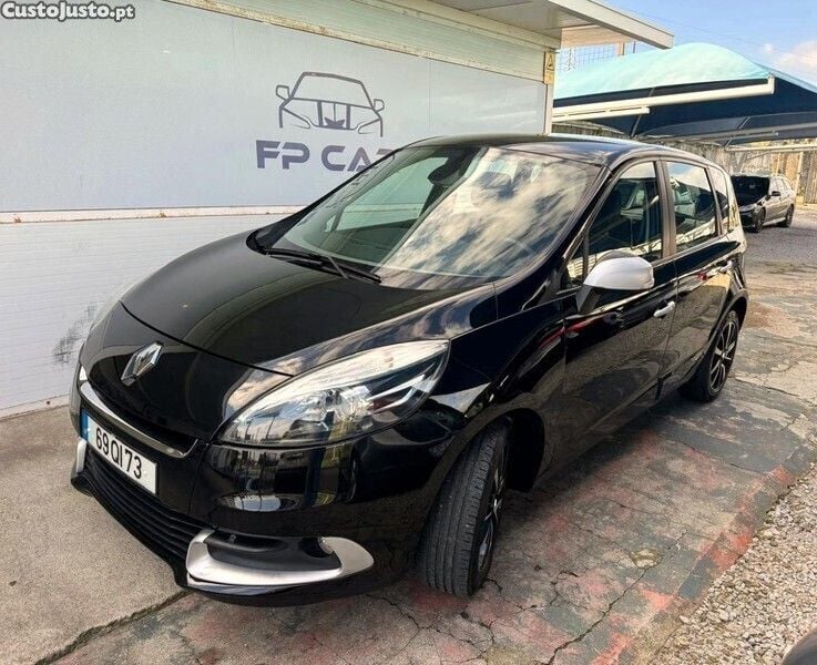 Preto Usado 2012 Renault Scénic III Bose Edition Monovolume | € 7.350 (Preço justo) - Imagem 1/1