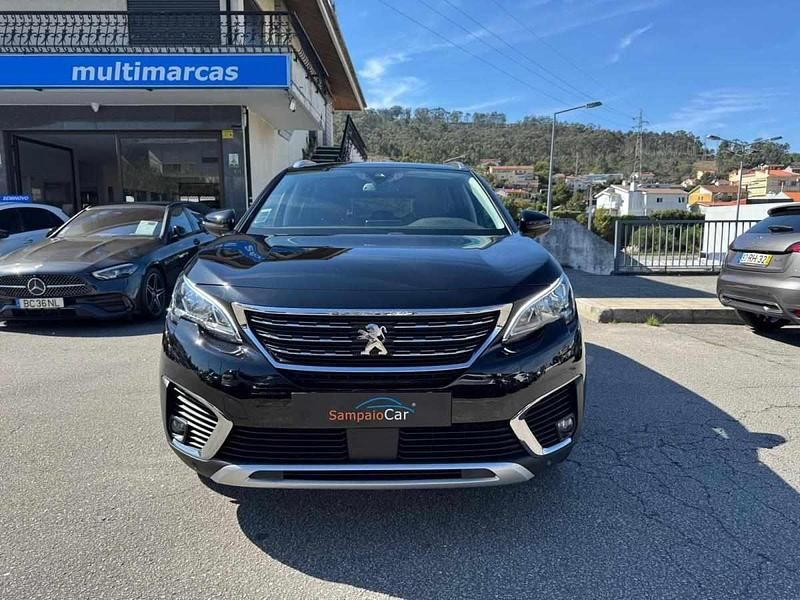 Usado Peugeot 5008 Allure 130 HP (95 kW) 2020 Preto Monovolume