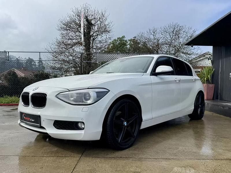 Branco Usado 2012 BMW 118 Sport Line Citadino | € 12.999 (Preço justo) - Imagem 1/4
