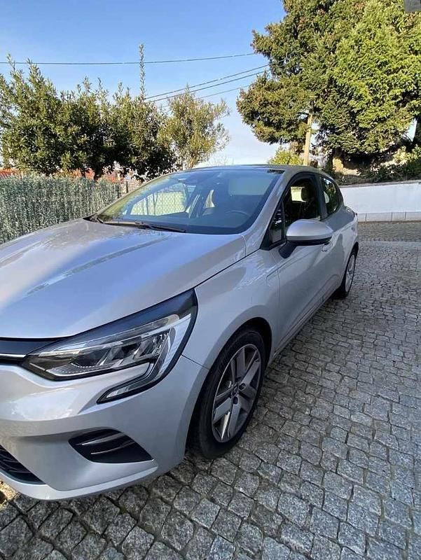 Usado Renault Clio IV 101 HP (74 kW) 2019 Cinzento Citadino