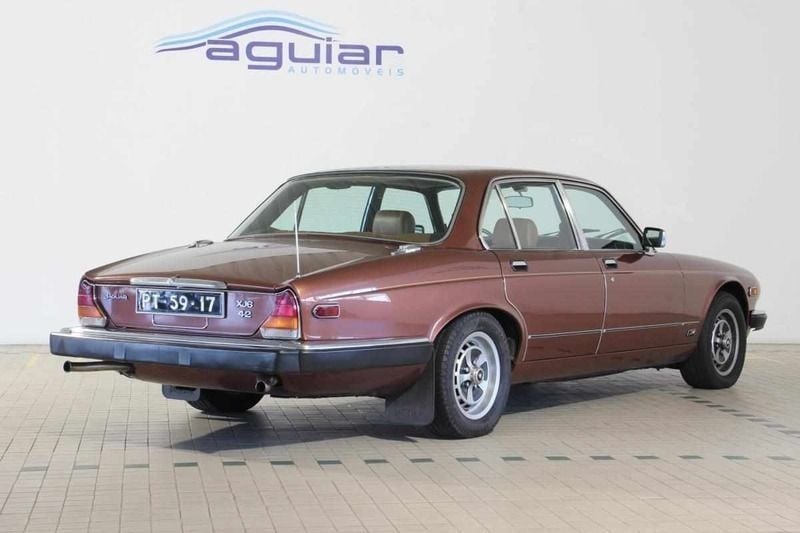 Usado Jaguar XJ6 205 HP (150 kW) 1982 Outra Sedan