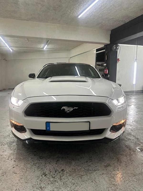 Usado Ford Mustang 290 HP (213 kW) 2017 Branco