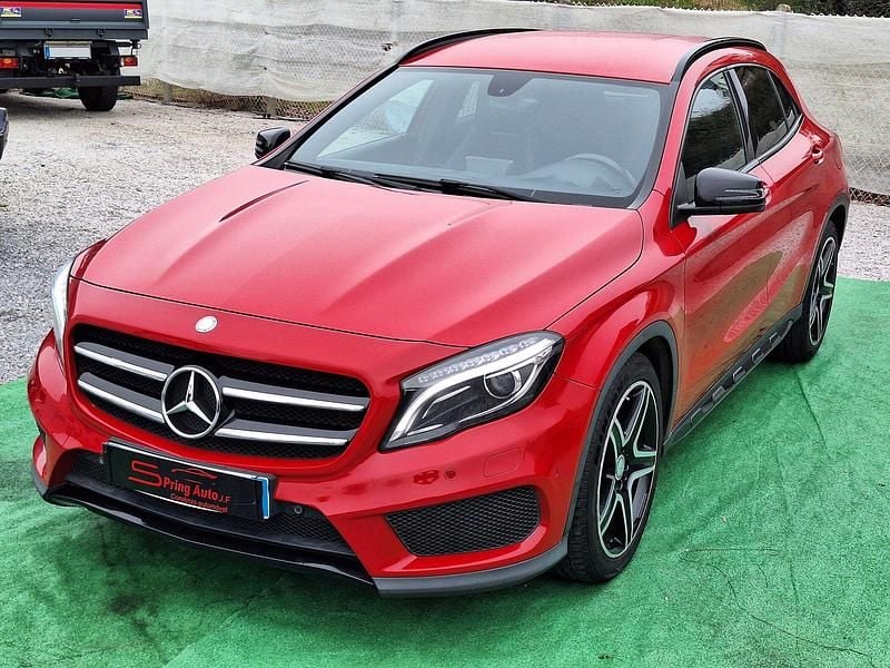 Vermelho Usado 2014 Mercedes GLA200 AMG line SUV | € 21.000 (Preço justo) - Imagem 1/4