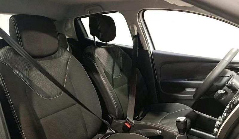 Usado Renault Clio IV Zen 75 HP (55 kW) 2016 Branco