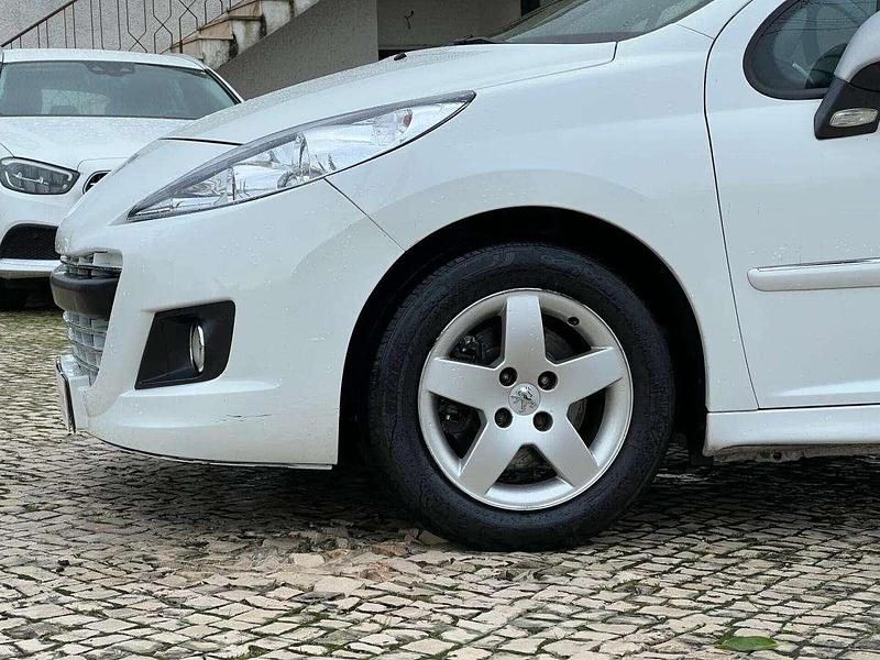 Usado Peugeot 207 95 HP (69 kW) 2010 Branco