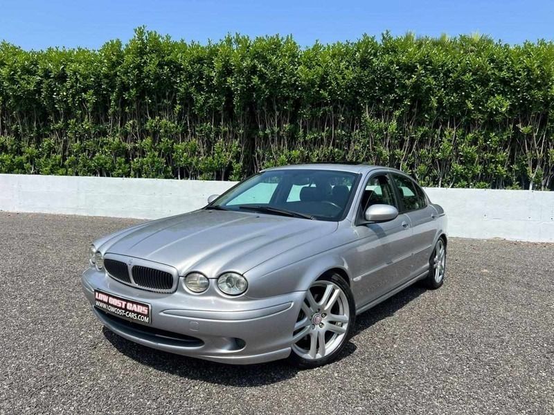 Cinza Usado 2003 Jaguar X-type Sedan | € 6.990 - Imagem 1/4
