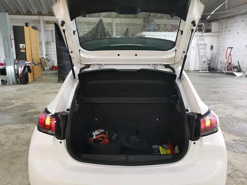 Usado Peugeot e-208 Active 100 kW (136 HP) 2021 Branco Citadino