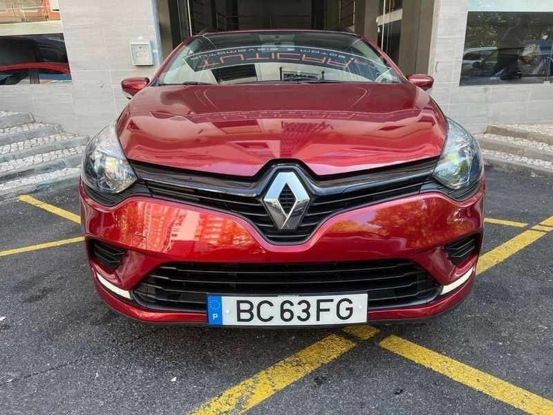 Usado Renault Clio IV 90 HP (66 kW) 2019 Vermelho Carrinha