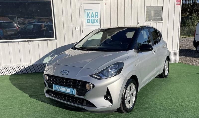 Usado Hyundai i10 Comfort 67 HP (49 kW) 2023 Cinzento Citadino