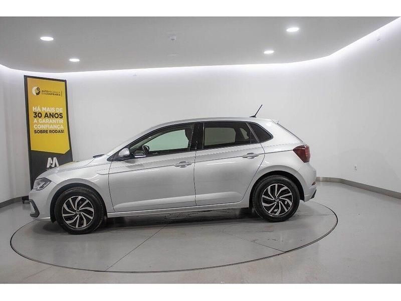 Usado VW Polo Life 95 HP (69 kW) 2023 Cinzento Citadino