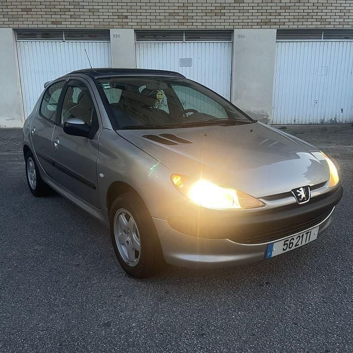 Usado 2002 Peugeot 206 Sedan | € 1.750 (Preço justo) - Imagem 1/4