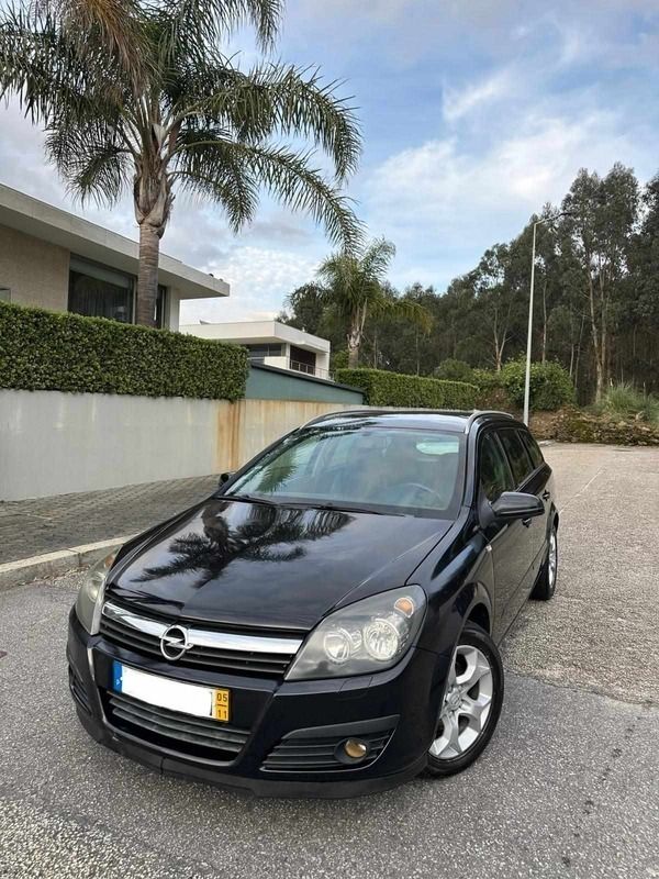 Preto Usado 2005 Opel Astra Carrinha | € 3.000 (Preço justo) - Imagem 1/4